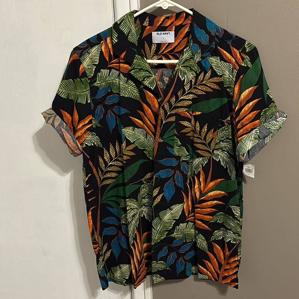 NWT Hawaiian shirt 🌺